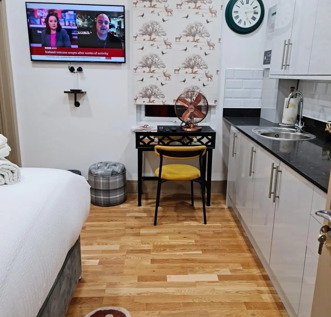 Surebillionaire Homes II Λονδίνο 0*,